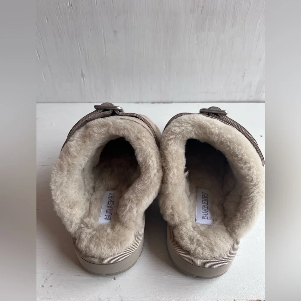 BURBERRY Snug Genuine Shearling Clog- Hunter Size 38 - Picture 9 of 13